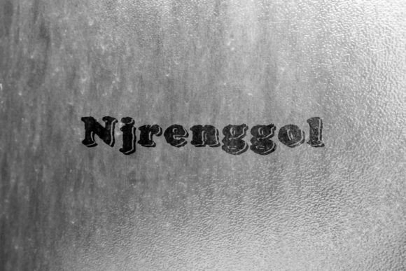 Njrenggol: A Premium Serif Script for Bold Brand Identity